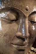 Buddha und Khmer Speier und andere asiatische Wasserspiele