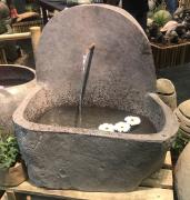 Klassische Naturstein Brunnen