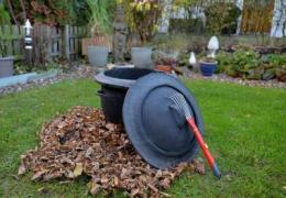 Upcycled - tires as containers for the garden