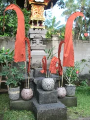 Original Balifahne, kupfer, inkl. 2teiligem Fahnenstab. Das Komplettset ist in den Größen 120 cm und 200 cm erhältlich. 