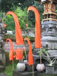 Original Balifahne, dunkelorange, inkl. 2teiligem Fahnenstab.Das Komplettset ist in den Größen 120 cm und 200 cm erhältlich. 