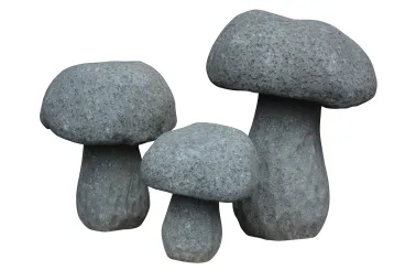 Steinpilz, ca. 60 cm Basanit, handgearbeitet 