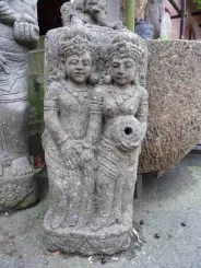 Relief mit 2 Figuren und Gefäß, 30 x 65 cm 