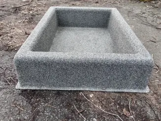 Offenes, frei stehendes Springbrunnenbecken, besandet 