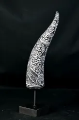 Graviertes Horn aus Kokosnuss, doppel, handbemalt 