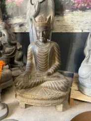 Sitzender Buddha mit Diadem, 80cm hoch, Antikfinish 