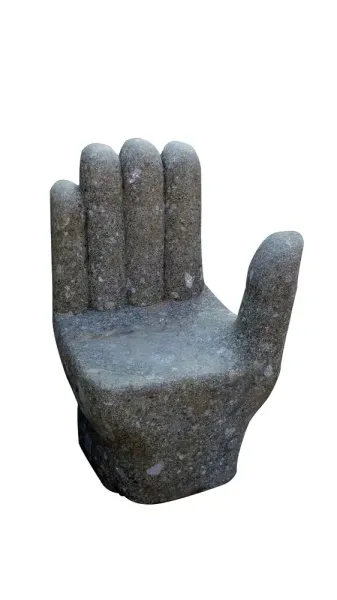 Abstrakte Hand, Objekt auch zum Sitzen (rechts), 100 cm 