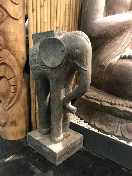 Elefantenskulptur mit Sattel als Ablage, 90 cm 