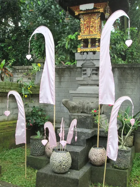 Original Balifahne, hellrosa, inkl. 2teiligem Fahnenstab. Das Komplettset ist in den Größen 120 cm und 200 cm erhältlich. 