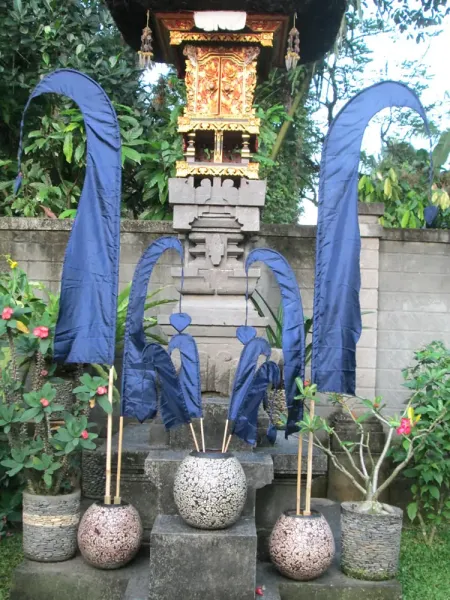 Original Balifahne, marineblau, inkl. 2teiligem Fahnenstab. Das Komplettset ist in den Größen 120 cm und 200 cm erhältlich. 