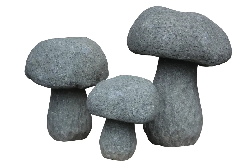 Steinpilz, ca. 60 cm Basanit, handgearbeitet 