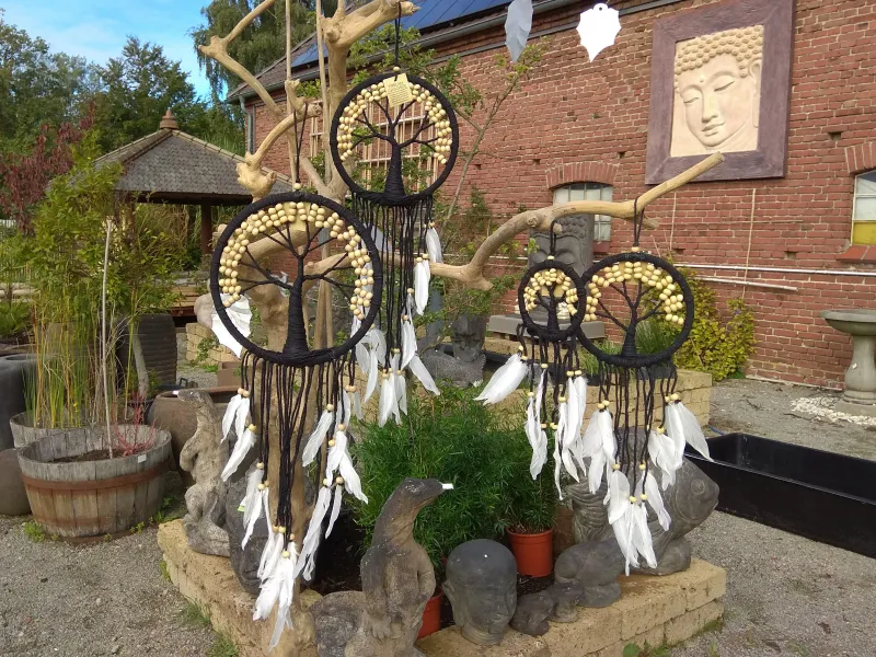 Traumfänger, Baum des Lebens in schwarz, mit Holzperlen, natur 