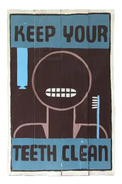 Holzschild, retro, „Keep your teeth clean-1" 