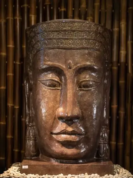 Khmer-Kopf mit Sockel als Wasserspiel, 147 cm 