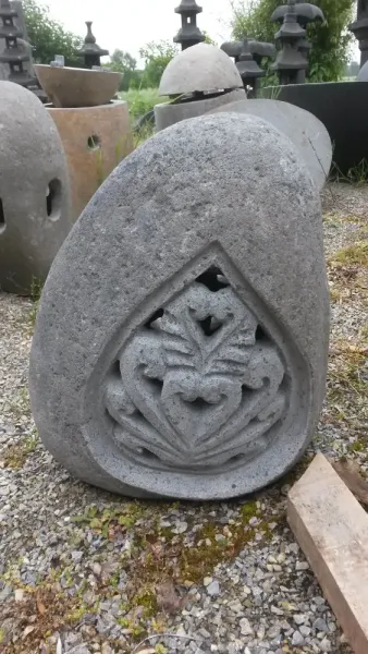 Gartenlaterne aus Flussstein, geschlitzt (Motiv), ca. 35 cm 