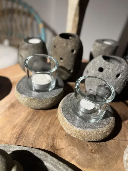 Windlicht aus Flussstein mit Glas – 8 cm Ø 